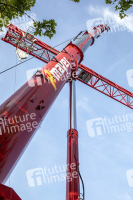 Symbolfoto Kran-Abbau