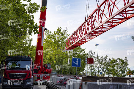 Symbolfoto Kran-Abbau