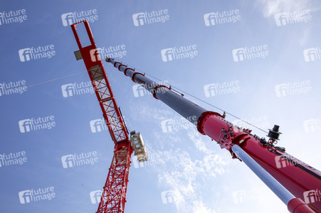 Symbolfoto Kran-Abbau