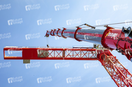 Symbolfoto Kran-Abbau