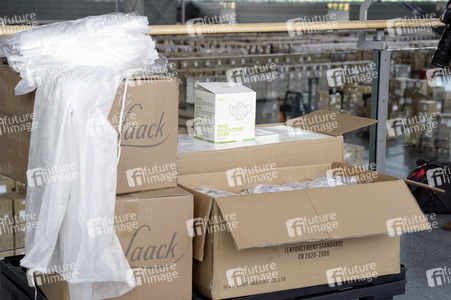 Besuch im Landeslager für Schutzausrüstung in Düsseldorf