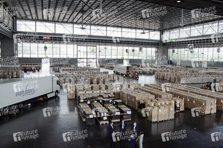 Besuch im Landeslager für Schutzausrüstung in Düsseldorf