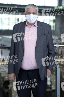 Besuch im Landeslager für Schutzausrüstung in Düsseldorf