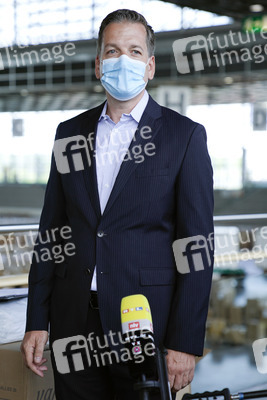 Besuch im Landeslager für Schutzausrüstung in Düsseldorf