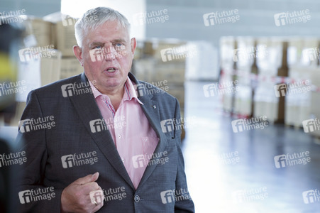 Besuch im Landeslager für Schutzausrüstung in Düsseldorf