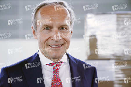 Besuch im Landeslager für Schutzausrüstung in Düsseldorf