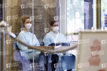 Armin Laschet besucht das Gesundheitsamt Köln