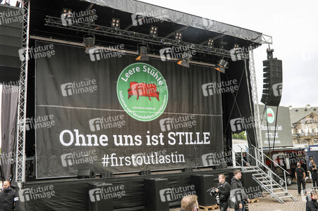 Demonstration 'Ohne uns ist Stille' in Dresden