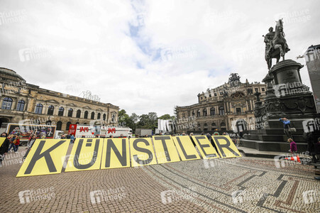Demonstration 'Ohne uns ist Stille' in Dresden