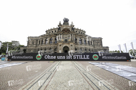 Demonstration 'Ohne uns ist Stille' in Dresden