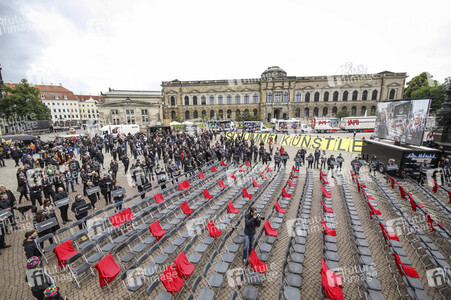 Demonstration 'Ohne uns ist Stille' in Dresden