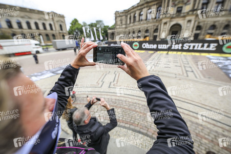 Demonstration 'Ohne uns ist Stille' in Dresden