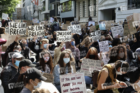 Demonstration 'Justice for Floyd - Stop killing blacks' in Hamburg