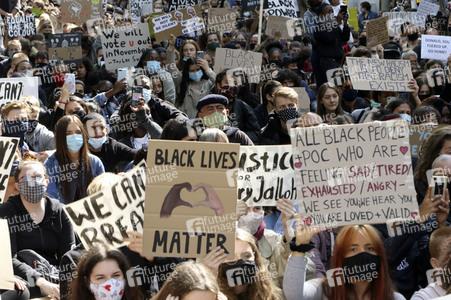 Demonstration 'Justice for Floyd - Stop killing blacks' in Hamburg