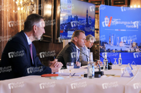 Pressekonferenz zum Hamburger Verfassungsschutzbericht 2019 in Hamburg