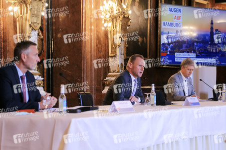 Pressekonferenz zum Hamburger Verfassungsschutzbericht 2019 in Hamburg