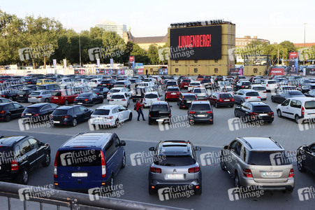 Eröffnung vom Autokino auf dem Heiligengeistfeld in Hamburg