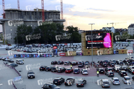 Eröffnung vom Autokino auf dem Heiligengeistfeld in Hamburg