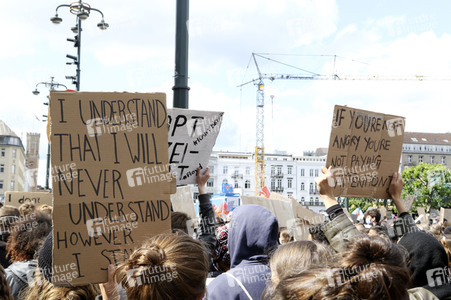 Demonstration 'Enough is Enough! - There can be no Peace without Justice!' in Hamburg