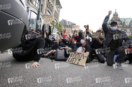 Demonstration 'Enough is Enough! - There can be no Peace without Justice!' in Hamburg