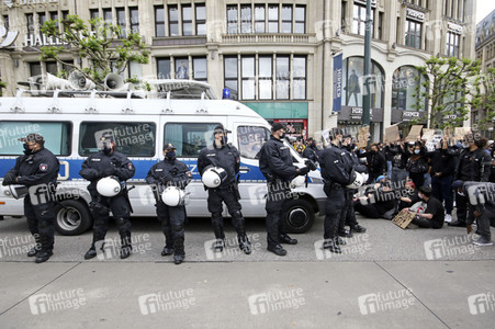 Demonstration 'Enough is Enough! - There can be no Peace without Justice!' in Hamburg