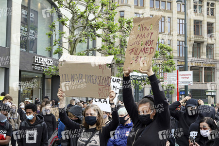 Demonstration 'Enough is Enough! - There can be no Peace without Justice!' in Hamburg