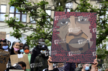 Demonstration 'Enough is Enough! - There can be no Peace without Justice!' in Hamburg