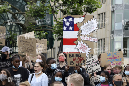 Demonstration 'Enough is Enough! - There can be no Peace without Justice!' in Hamburg