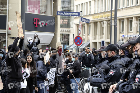 Demonstration 'Enough is Enough! - There can be no Peace without Justice!' in Hamburg