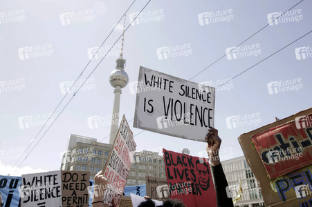 Demonstration 'Silent Demo' in Berlin