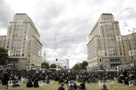 Demonstration 'Silent Demo' in Berlin