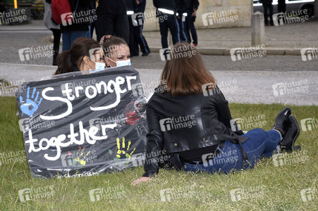 Demonstration 'Silent Protest - Sag Nein zu Rassismus' in München