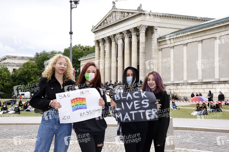 Demonstration 'Silent Protest - Sag Nein zu Rassismus' in München