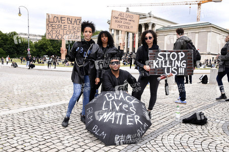 Demonstration 'Silent Protest - Sag Nein zu Rassismus' in München