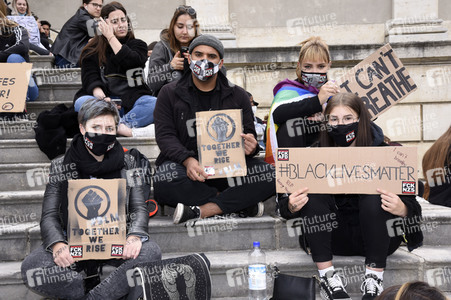 Demonstration 'Silent Protest - Sag Nein zu Rassismus' in München