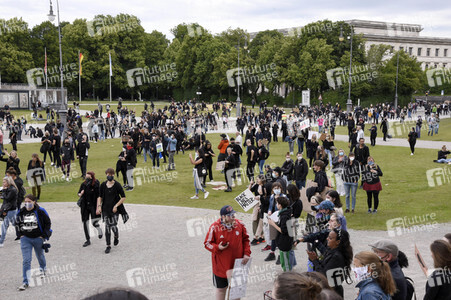 Demonstration 'Silent Protest - Sag Nein zu Rassismus' in München