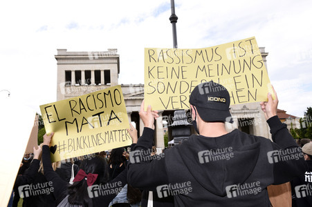 Demonstration 'Silent Protest - Sag Nein zu Rassismus' in München