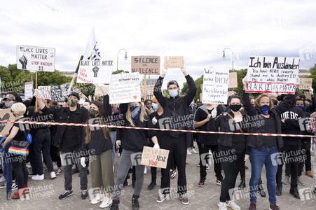 Demonstration 'Silent Protest - Sag Nein zu Rassismus' in München