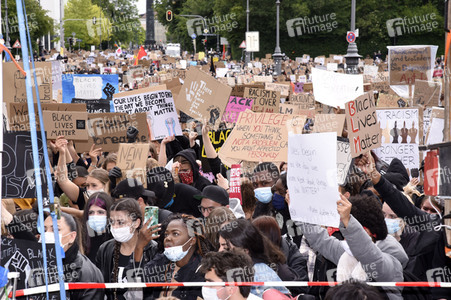 Demonstration 'Silent Protest - Sag Nein zu Rassismus' in München