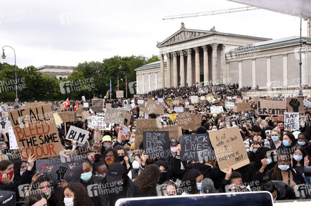 Demonstration 'Silent Protest - Sag Nein zu Rassismus' in München