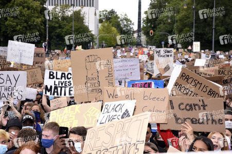 Demonstration 'Silent Protest - Sag Nein zu Rassismus' in München