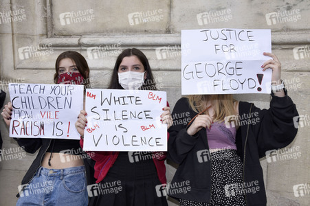 Demonstration 'Silent Protest - Sag Nein zu Rassismus' in München