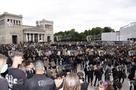 Demonstration 'Silent Protest - Sag Nein zu Rassismus' in München
