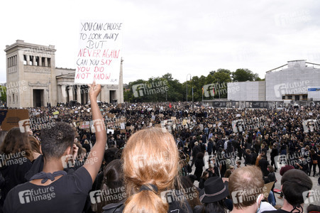 Demonstration 'Silent Protest - Sag Nein zu Rassismus' in München