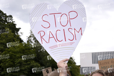 Demonstration 'Silent Protest - Sag Nein zu Rassismus' in München