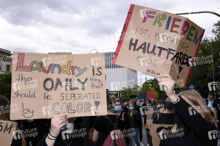 Demonstration 'Silent Protest - Sag Nein zu Rassismus' in München
