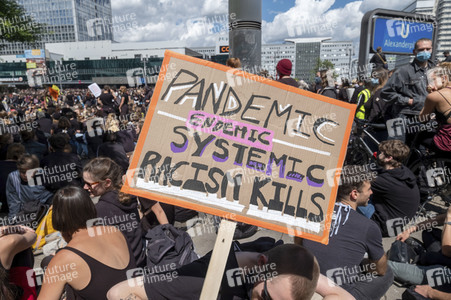 Demonstration 'Silent Demo' in Berlin