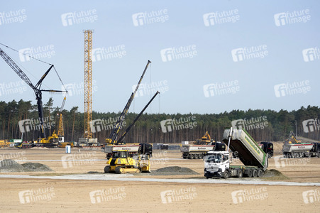Baubeginn der Tesla Gigafactory 4 in Grünheide
