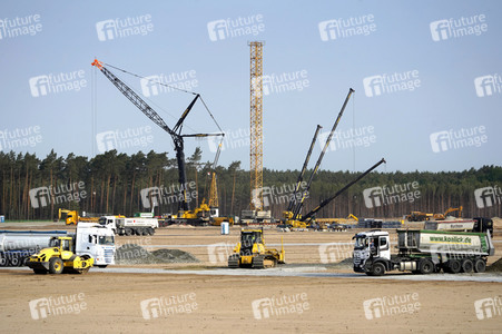 Baubeginn der Tesla Gigafactory 4 in Grünheide