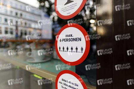 Symbolfoto Abstand halten